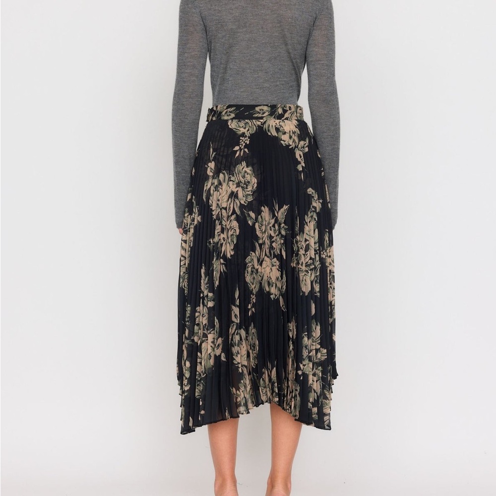 Christy Lynn Gwen Skirt Black Rose Floral Pleated Midi Asymmetric Size 10 NWT - Picture 3 of 9